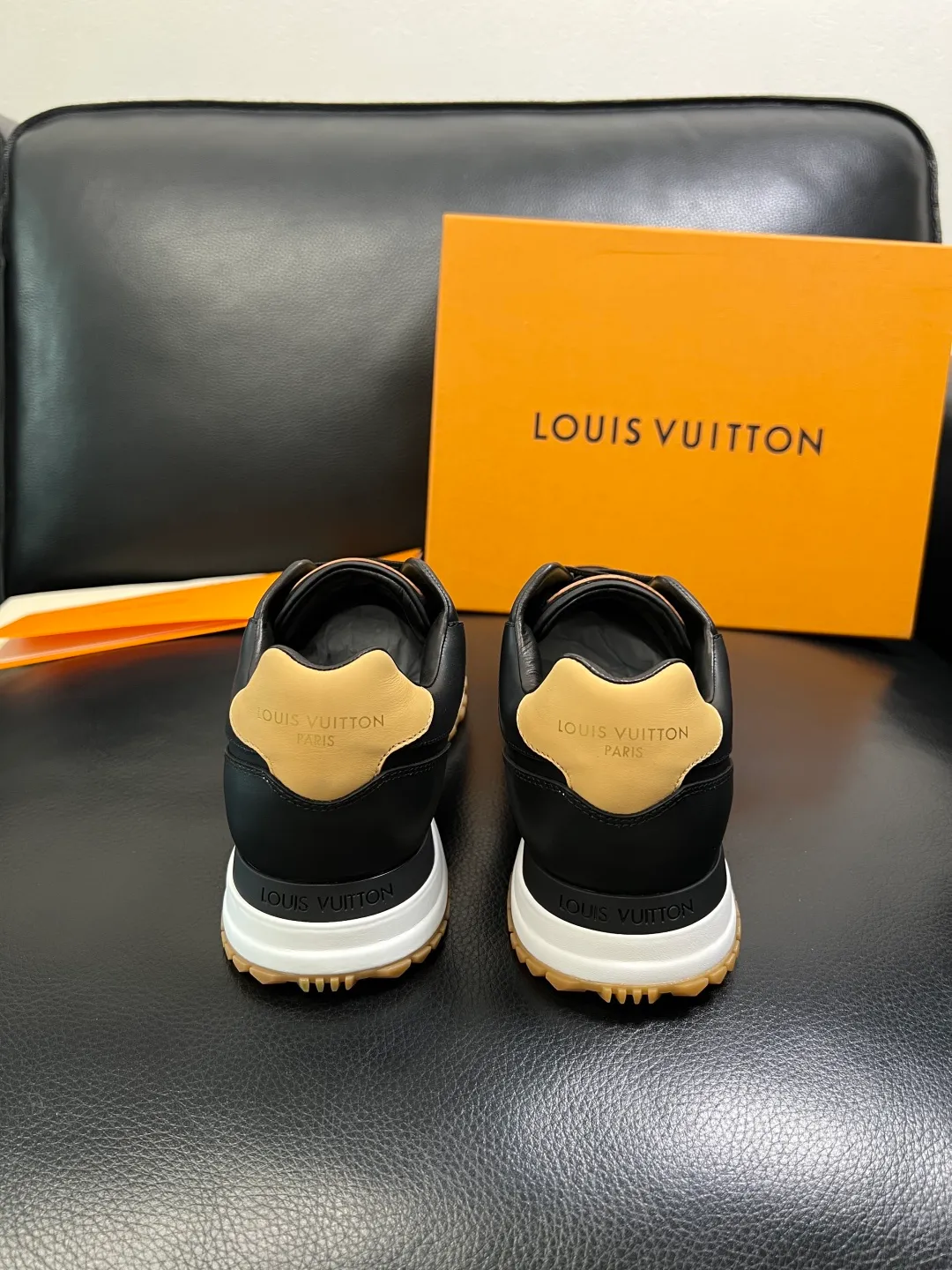 Men's shoes 💰740 Lv high quality top handicrafts Louis Vuitton, counters are equipped with the original factory, the uppers are imported from Italy, high-quality splicing colorful complex crafts, imported cowhide lining is soft and comfortable, soles: original soles specially provided by the original factory, T men's shoes 💰U exclusive movable molded soles are super comfortable, original factory single goods, code number 39-44 (customized 45)